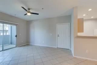 Photo #6: 2366996 Listing