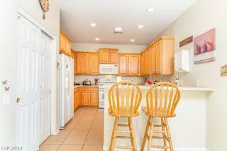 Photo #4: 2367023 Listing