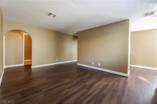 Photo #2: 2367032 Listing 