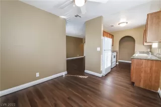 Photo #4: 2367032 Listing 