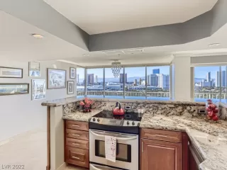 Photo #6: 2367045 Listing