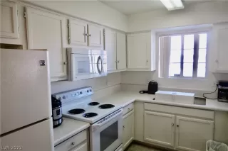 Photo #4: 2367047 Listing