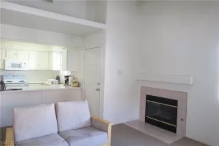 Photo #6: 2367047 Listing