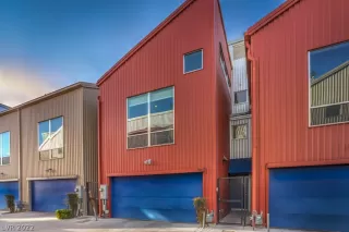 Photo #1: 2367049 Listing