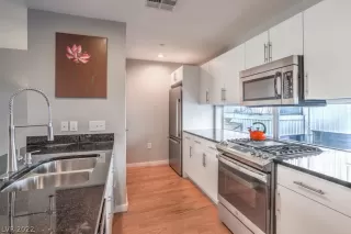 Photo #5: 2367049 Listing