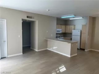 Photo #4: 2367060 Listing 