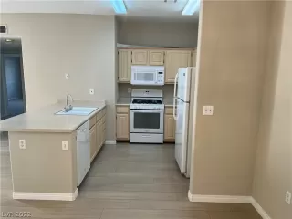 Photo #5: 2367060 Listing 