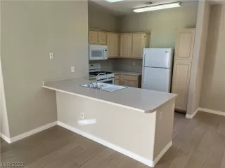 Photo #6: 2367060 Listing 