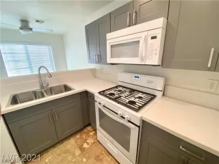 Photo #5: 2367090 Listing 