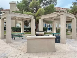 Photo #1: 2367096 Listing 