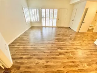 Photo #5: 2367096 Listing 