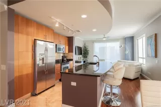 Photo #3: 2367100 Listing