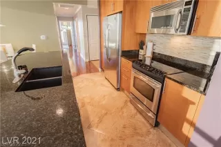 Photo #4: 2367100 Listing