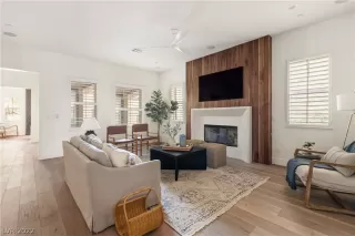 Photo #1: 2367121 Listing