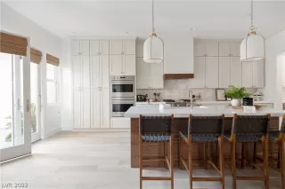 Photo #6: 2367121 Listing