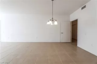 Photo #5: 2367123 Listing 