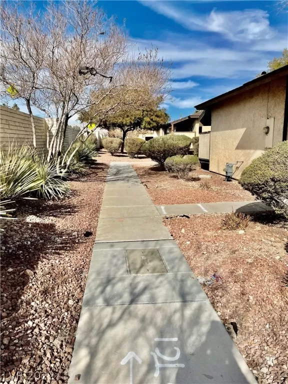 MLS: 2367129 Condo For Sale