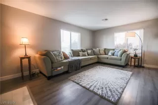 Photo #5: 2367134 Listing