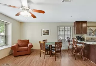 Photo #1: 2367136 Listing 