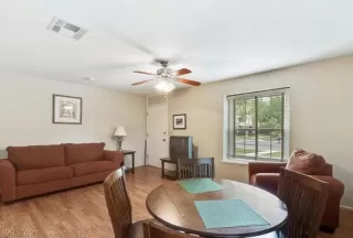 Photo #3: 2367136 Listing 