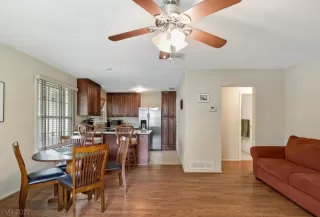 Photo #6: 2367136 Listing 