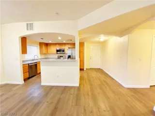 Photo #4: 2367166 Listing 