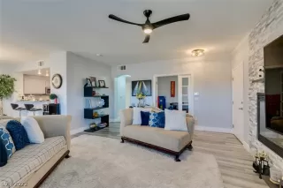 Photo #2: 2367204 Listing 