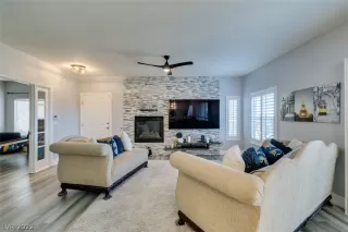 Photo #4: 2367204 Listing 