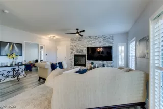 Photo #5: 2367204 Listing 