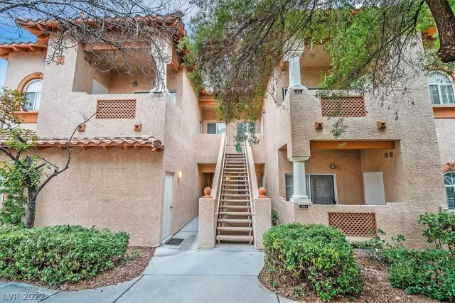 MLS: 2367264 Condo For Sale