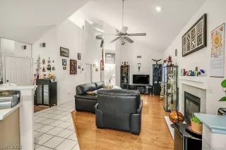 Photo #2: 2367264 Listing