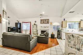 Photo #3: 2367264 Listing