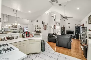 Photo #6: 2367264 Listing