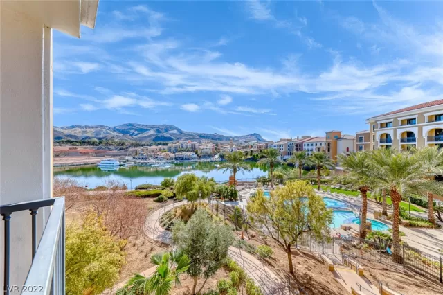 MLS: 2367270 Condo For Sale