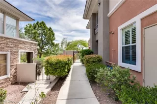 Photo #2: 2367278 Listing 