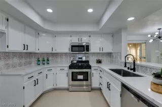 Photo #2: 2367281 Listing