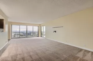 Photo #2: 2367282 Listing