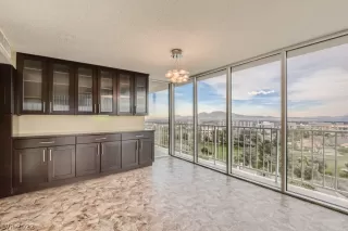 Photo #4: 2367282 Listing