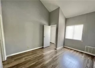 Photo #1: 2367289 Listing 