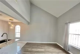 Photo #6: 2367289 Listing 