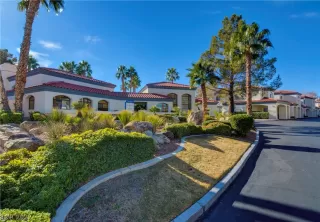 Photo #1: 2367290 Listing 