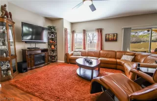 Photo #5: 2367301 Listing 