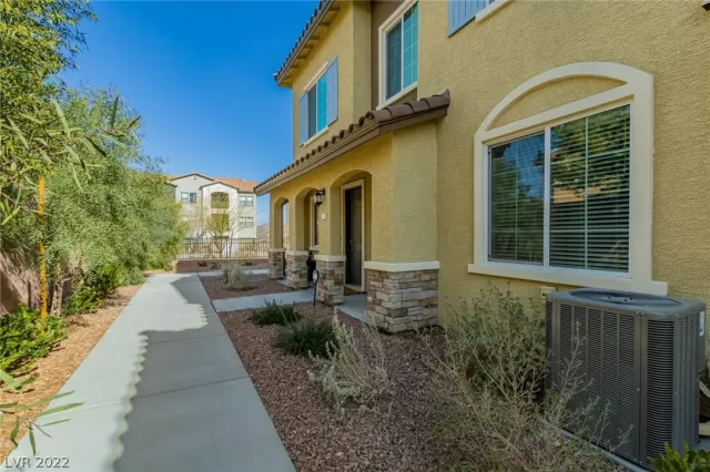 MLS: 2367317 Condo For Sale