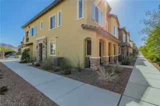 Photo #2: 2367317 Listing