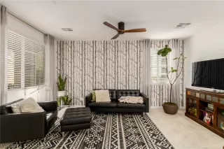 Photo #5: 2367317 Listing