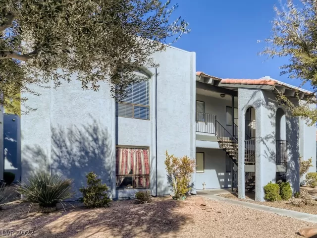 MLS: 2367324 Condo For Sale