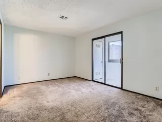 Photo #5: 2367324 Listing