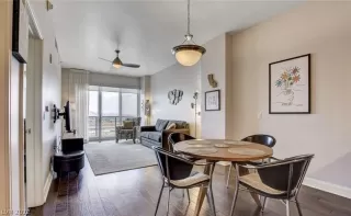 Photo #1: 2367328 Listing 