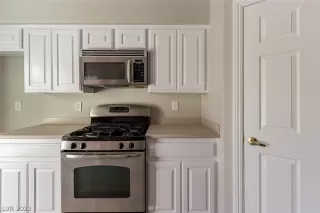 Photo #5: 2367375 Listing