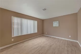 Photo #3: 2367414 Listing